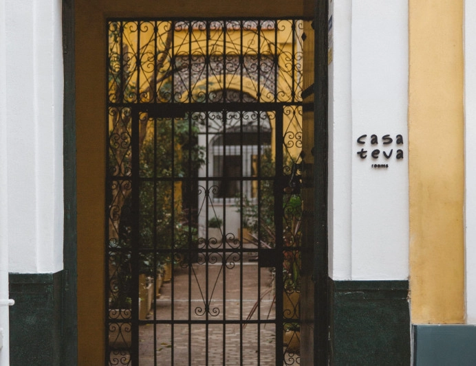 030-home-slider-casa-teva-rooms-sevilla.jpg